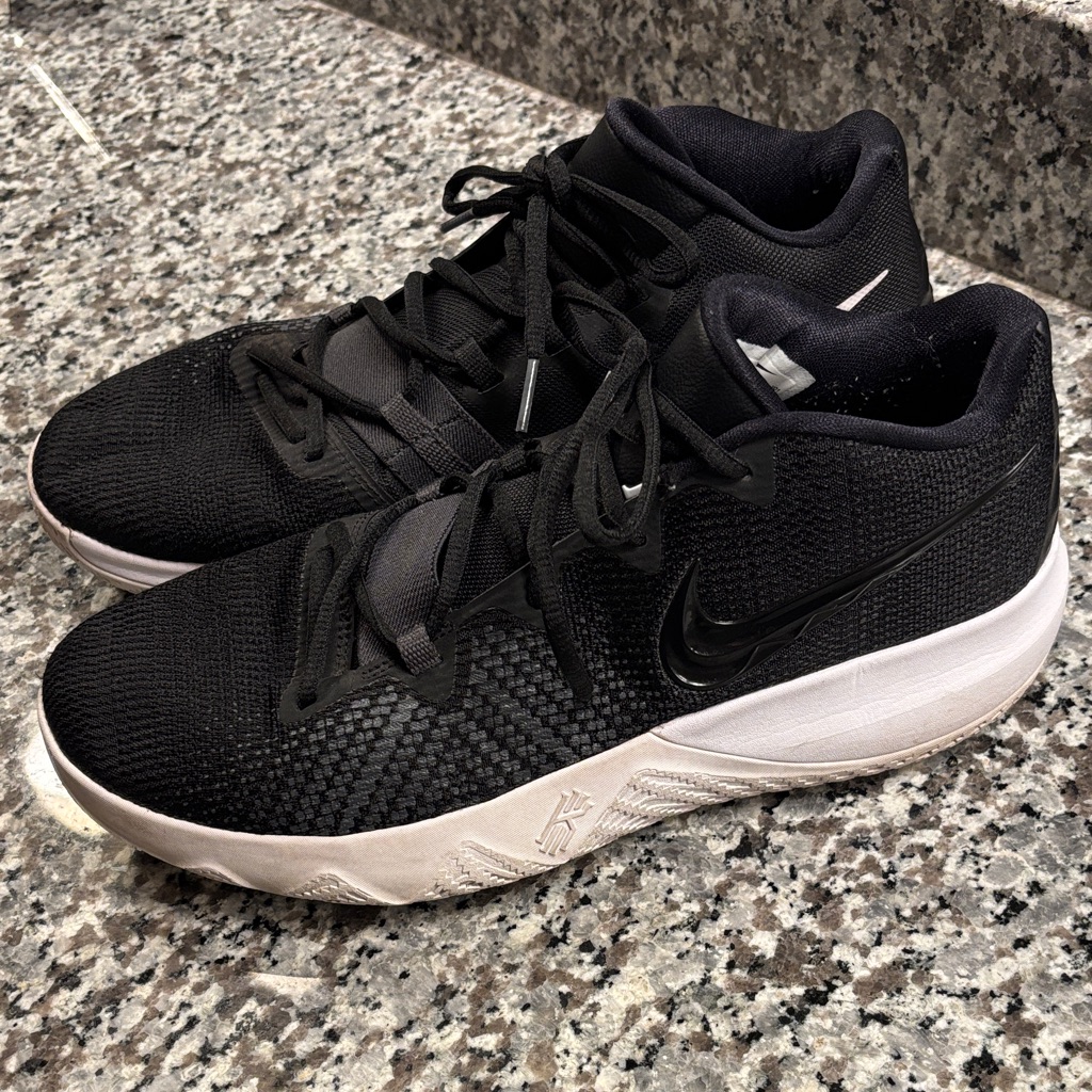 Nike Kyrie Flytrap Low Black And White